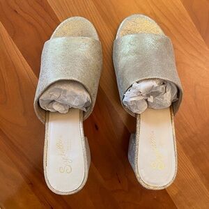 Seychelles Glittery Gold Heeled Mules ✨